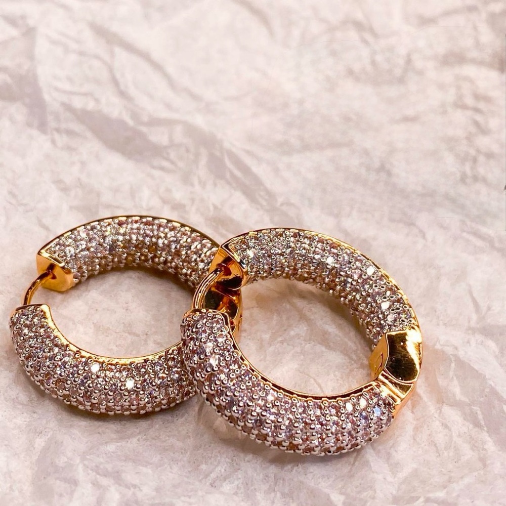 Oma the Label “the Obi hoops”